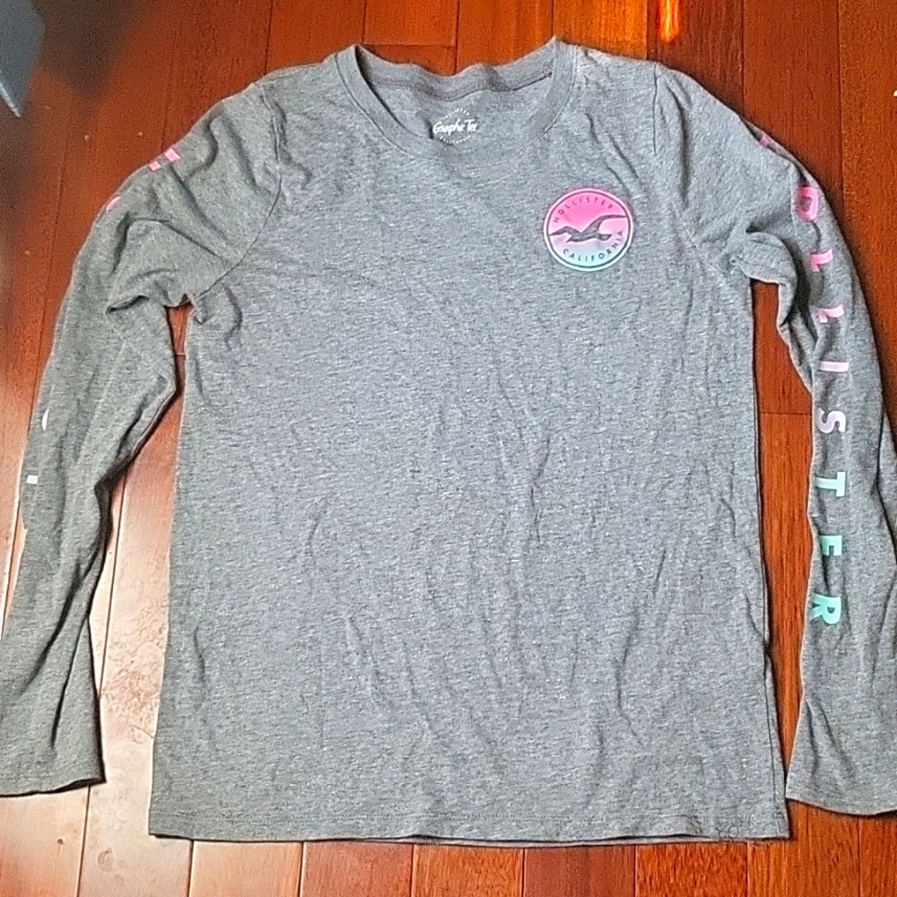 Hollister Long Sleeve Graphic T-Shirt